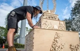 La escultura en honor a las víctimas de Parkland.