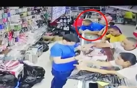 Ladrón grabado en cámara.