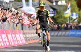 Ciclista colombiano Esteban Chaves ganó en solitario la etapa 19 del Giro de Italia.