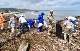 Los equipos de limpieza.