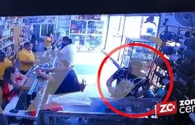 Jorge Vélez comprando implementos para el crimen de su tía.