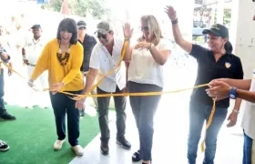 Constanza Alarcón, Alejandro Char y Bibiana Rincón.