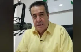 Una de las últimas imágenes de Édgar Artunduaga, periodista colombiano fallecido este miércoles en Neiva.