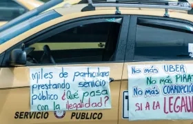 Taxistas en caravana por el norte de Barranquilla.