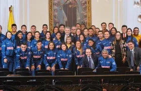El Presidente Iván Duque, con la Selección Colombia de patinaje.