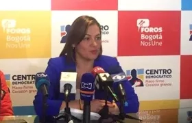 Ángela Garzón realizó una rueda de prensa para anunciar su decisión.