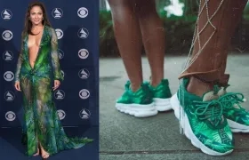 La cantante lució el icónico vestido en la noche de los Grammy en 2000.