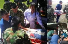 Momentos en que el menor era trasladado para su atención médica.