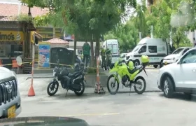 La Policía acordonó la zona por protocolo hasta saber si había o no un artefacto explosivo.