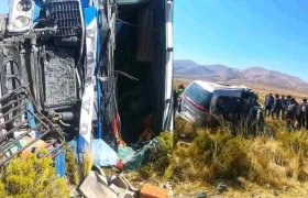 Dos vehículos chocaron de frente en la carretera Panamericana.