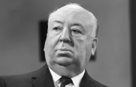 Alfred Hitchcock, director de cine reconocido por sus películas de suspenso.