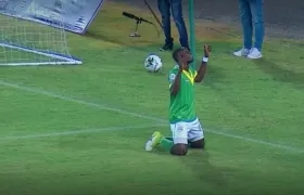 Diber Cambindo celebrando.