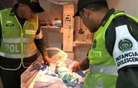 El bebé rescatado por la Policía.