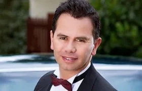 Jhonny Rivera, cantante de música popular.