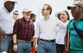 Ministro de Agricultura con paneleros y pequeños ganaderos.