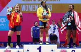 Leidy Solís logró dos medallas de oro para Colombia en el Campeonato Mundial de Pesas de Tailandia.