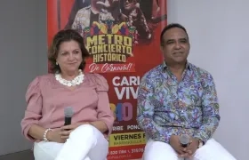 Carla Celia y Carlos Padilla, explicando los cambios.