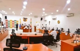 La sesión estaba prevista para realizarse de manera presencial.