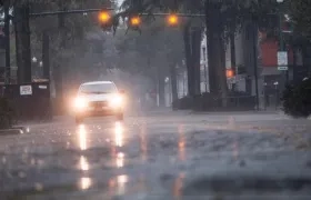El ojo del huracán tocó suelo estadounidense en la noche de este viernes. 