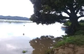 La increíble situación en Guaiquirí: con río y sin agua potable.