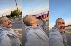 Nathan Apodaca, mientras da su paseo en patineta. 