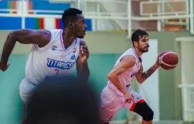 Juan Diego Tello y Salem Safar, durante el juego.