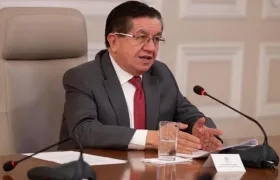 El Ministro de Salud, Fernando Ruiz.