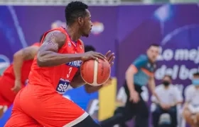 Juan Diego Tello, alero de los Titanes. 