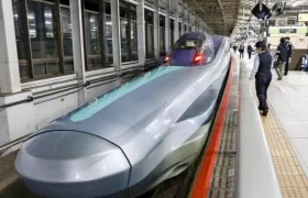 Este tren bala puede llegar a alcanzar hasta los 400 km/h sin pasajeros.