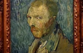 Vista de un autorretrato obra del artista neerlandés Vincent van Gogh, este lunes en Ámsterdam (Holanda).