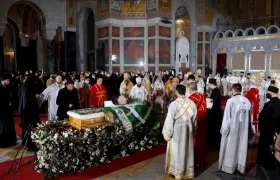 Funeral por el patriarca Irineo I, fallecido por Covid-19.