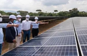 El Presidente Iván Duque durante la entrega de la planta.