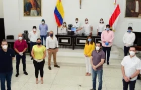 La Gobernadora Elsa Noguera y los diputados.