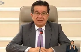 Fernando Ruíz, Ministro de Salud.
