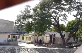 El predio con los invasores montando 'guardia'.