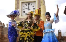 Daniel Fernández, Andrea Henríquez, Robinson Albor y Mariana Gil (monarquía carnavalera de la 44).