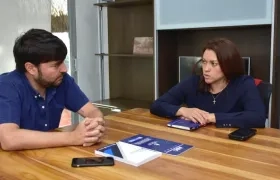 El Alcalde Pumarejo y la Superintendente de Servicios.