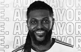 Emmanuel Adebayor, delantero africanos. 