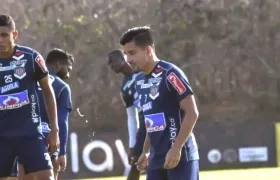 Sherman Cárdenas durante un entrenamiento con Junior. 