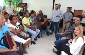 La Gobernadora Elsa Noguera exponiendo el programa ante los soledeños.