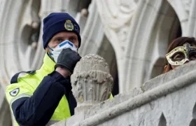 La región de Lombardía anunció además el cierre durante la próxima semana de todos los colegios, universidades y la suspensión de eventos públicos.