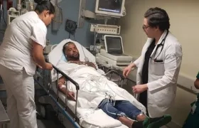 Cantante Zion hospitalizado.