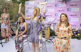 La Gobernadora Elsa Noguera De la Espriella, presidiendo el evento.