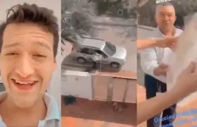 El estudiante y el funcionario Guillermo Gómez.