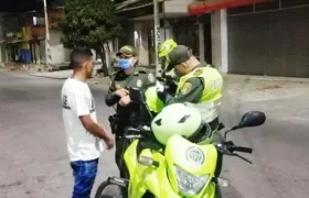 La Policía Metropolitana indicó que durante los dos días de cuarentena obligatoria ya van 413 comparendos a personas que han sorprendido en la calle.