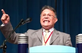 Charles Schultz Navarro.