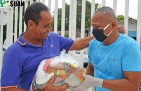 El Alcalde de Suan, Danilo Cabarcas Orozco (derecha). 