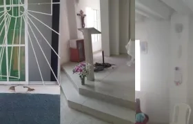 Los ladrones ingresaron por una ventana.