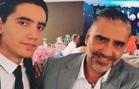 Alejandro Fernández, derecha,  y su hijo Alejandro Jr.