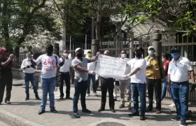 Plantón a las afueras del Centro Cívico de Barranquilla.